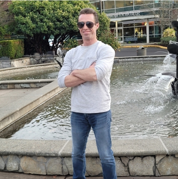 My son Adam just started his Poshmark Closet, and some of my Pff's are following - Picture 4 of 8